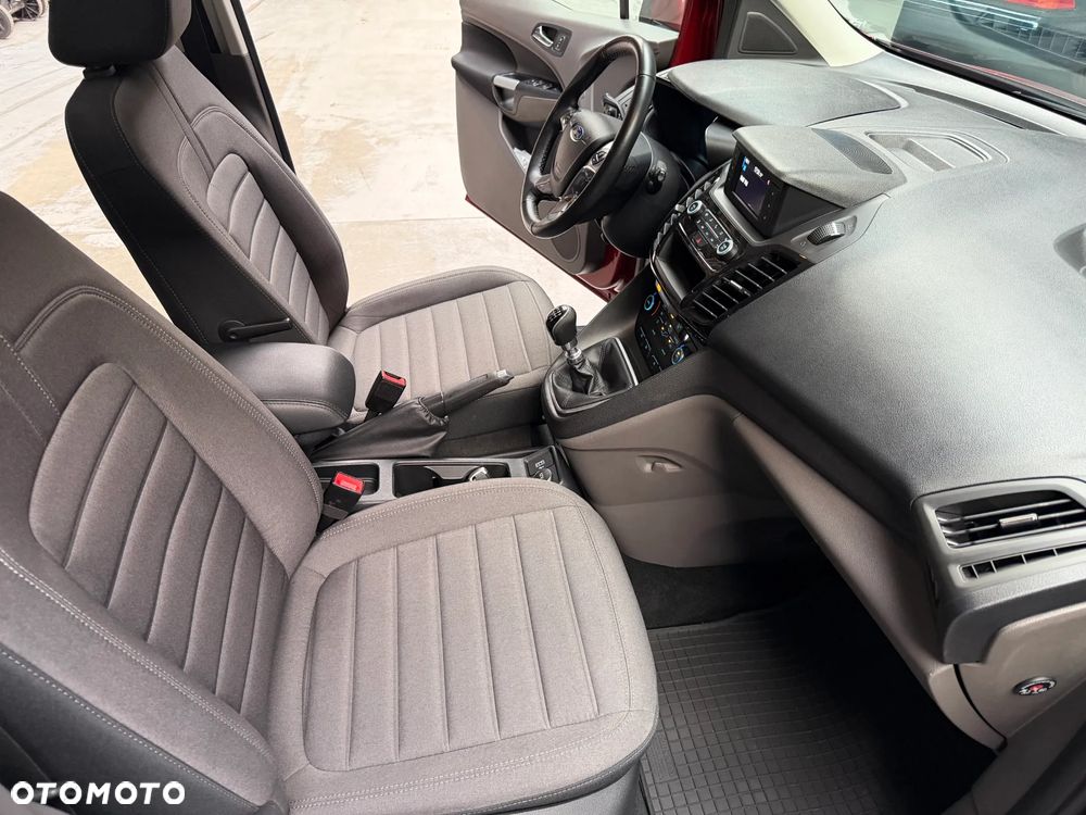 Ford Tourneo Connect Grand - 16