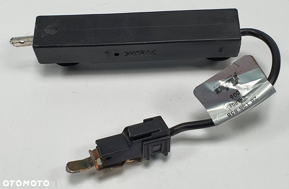 WZMACNIACZ ANTENY MERCEDES W212 A2128703789 - 1