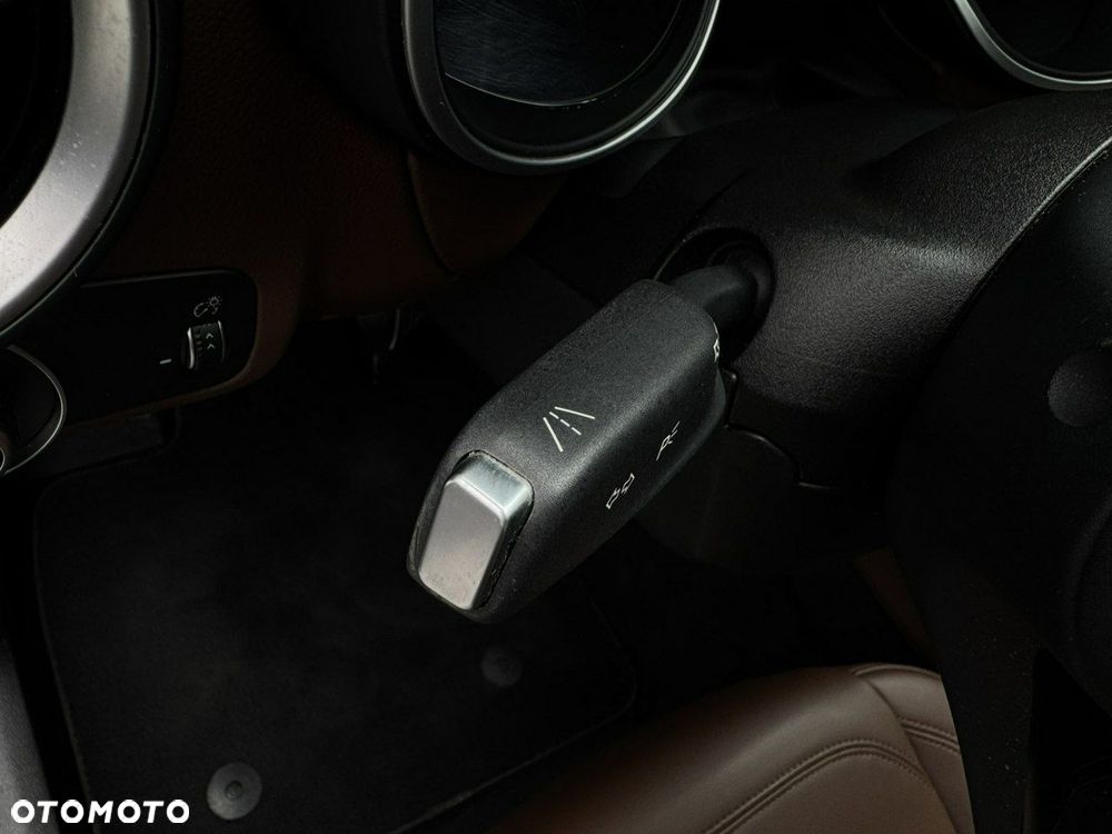 Alfa Romeo Stelvio - 37