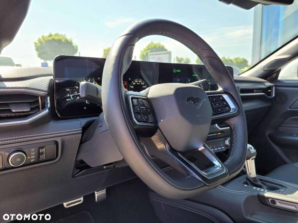 Ford Mustang - 16