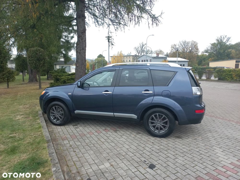 Mitsubishi Outlander - 12