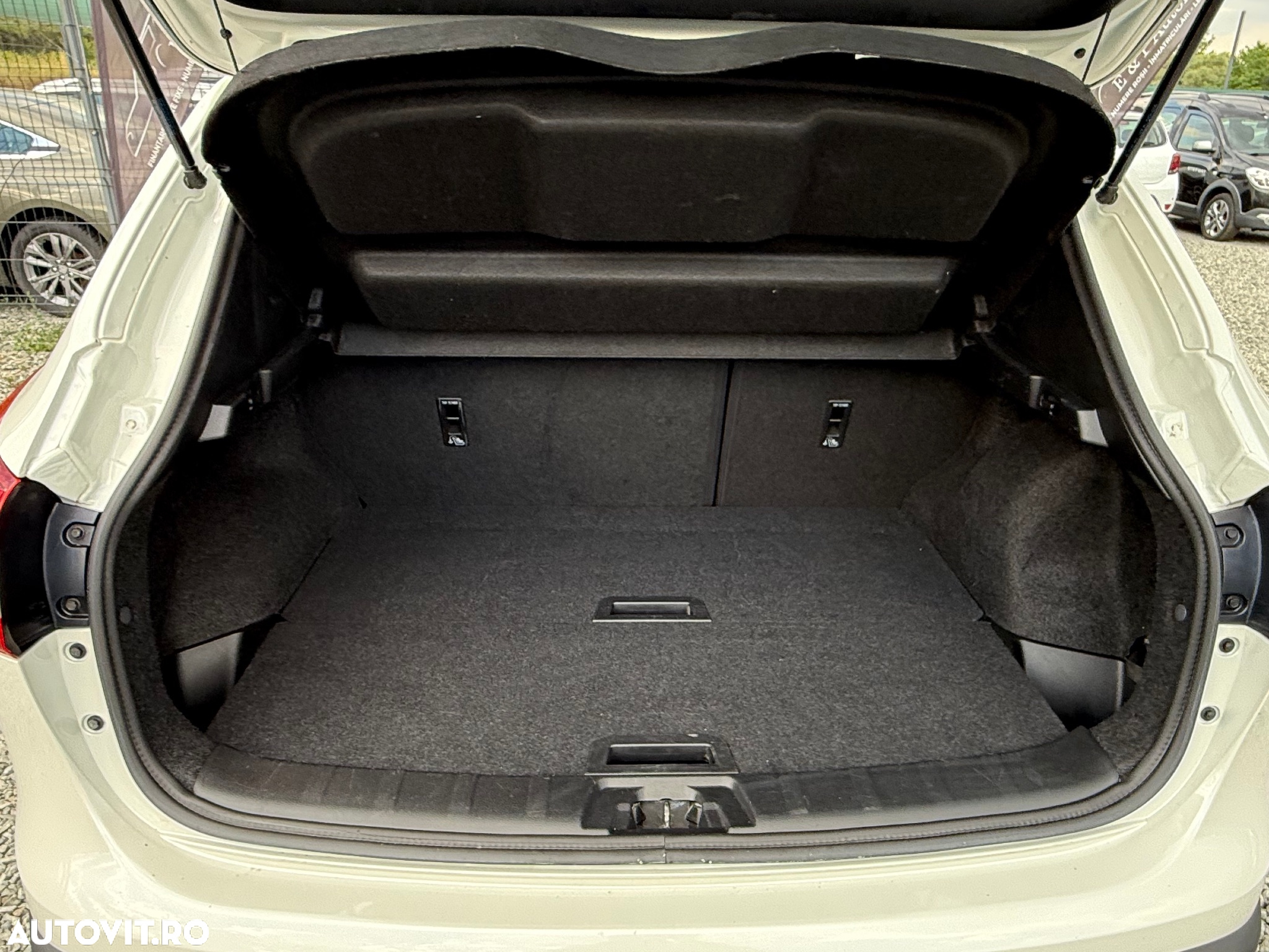 Nissan Qashqai 1.6 DCI Start/Stop Tekna - 16