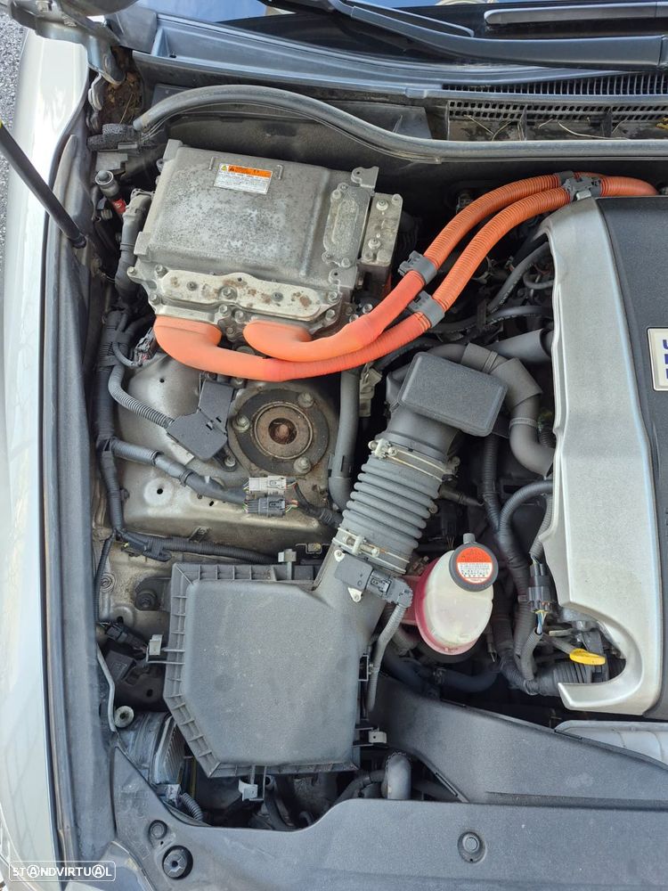 Lexus IS 300H Executive - 36