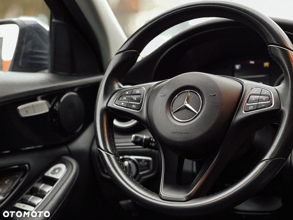 Mercedes-Benz Klasa C 220 CDI BlueEff Edition Avantgarde - 37