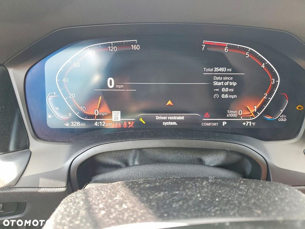 BMW Seria 3 330i xDrive M Sport - 9