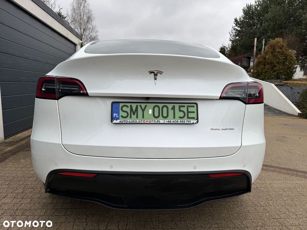 Tesla Model Y Long Range AWD - 13