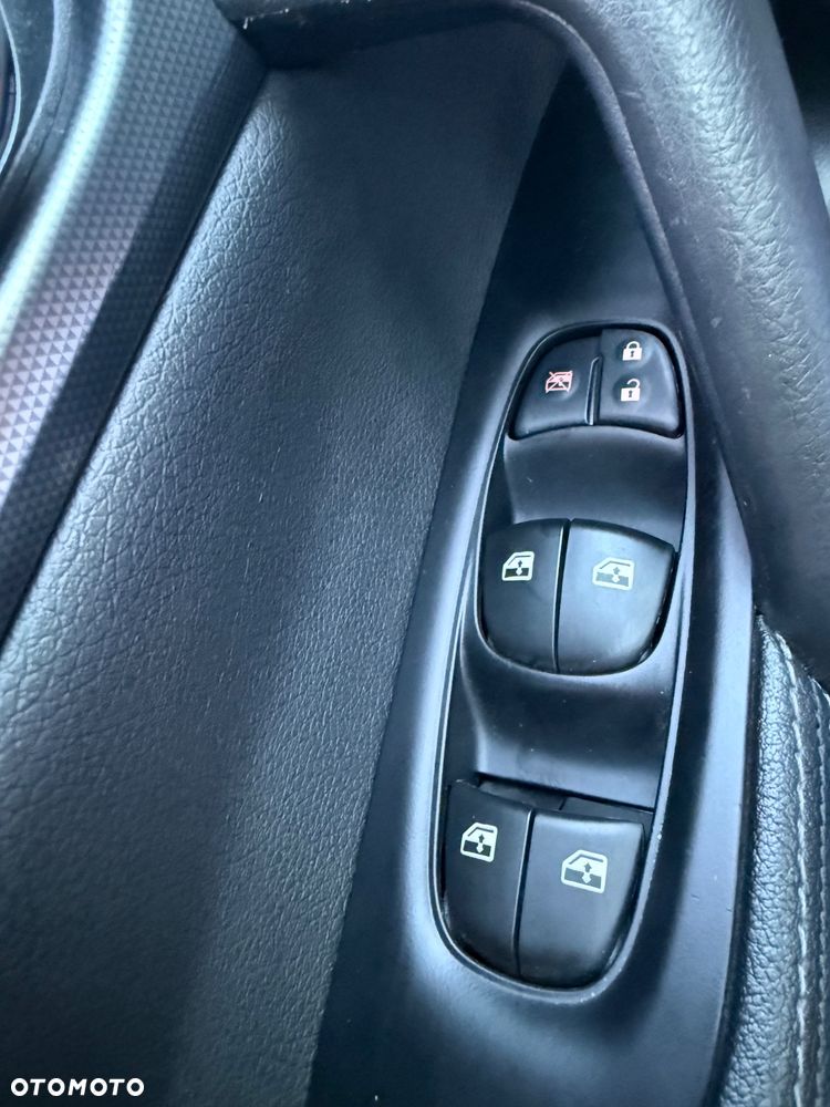 Nissan Qashqai - 32