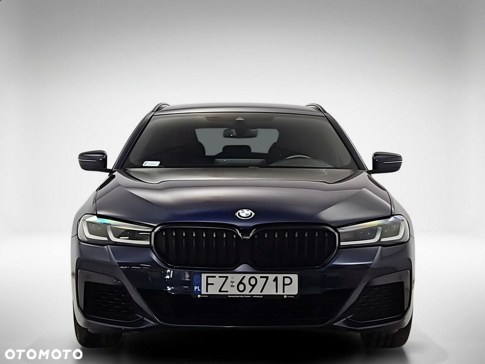 BMW Seria 5 540i xDrive mHEV - 8