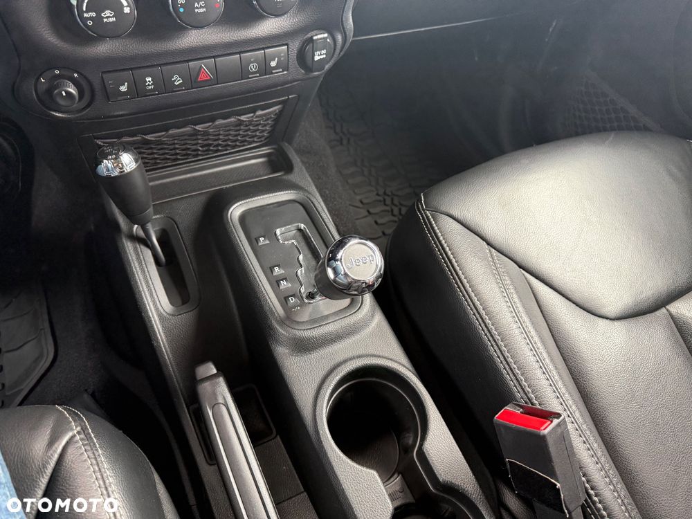 Jeep Wrangler 3.6 Unlim Rubicon - 13