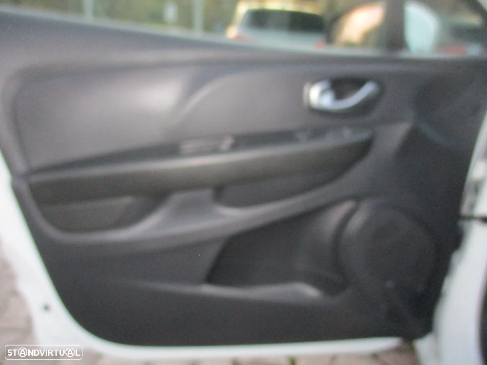 Renault Clio 1.5 dCi Zen - 25