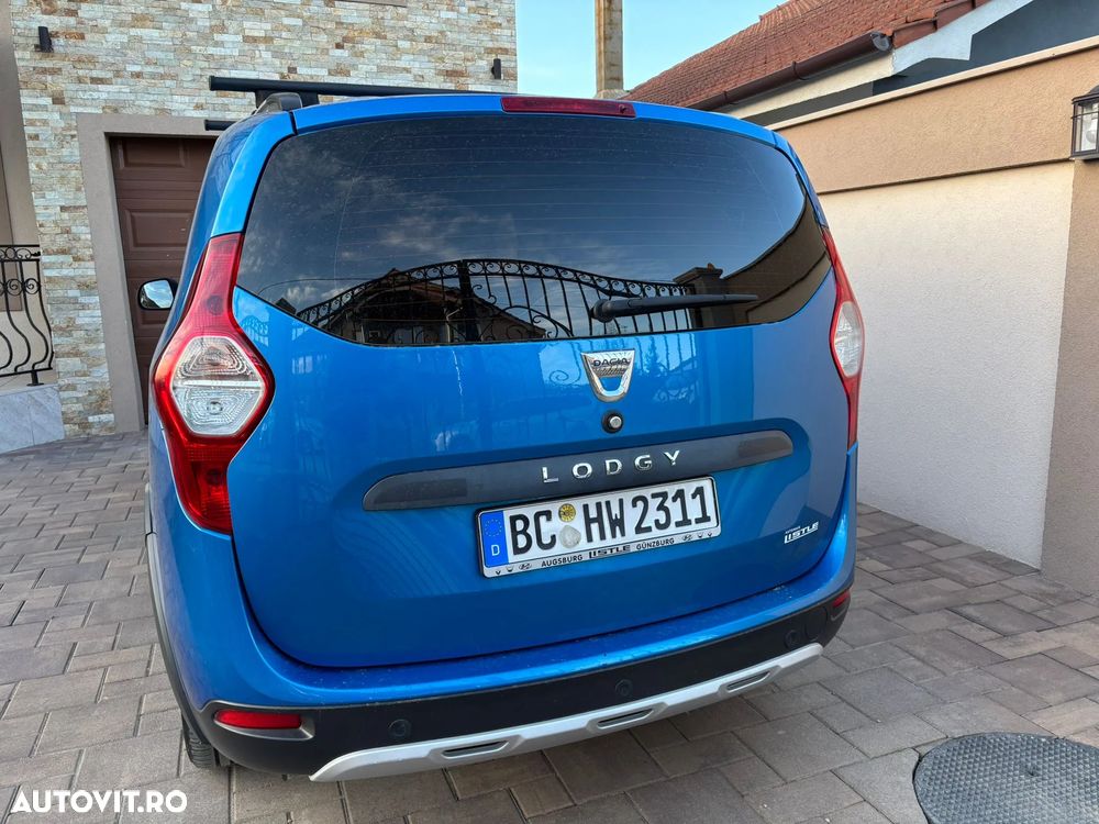 Dacia Lodgy TCe 115 Stepway Celebration - 11