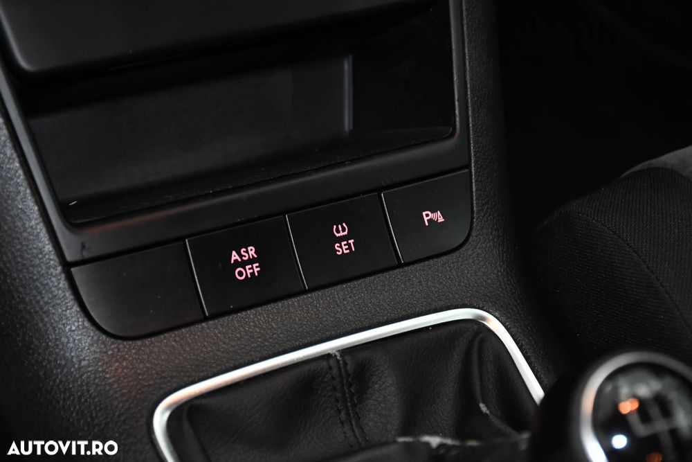Volkswagen Golf Plus 2.0 TDI Comfortline - 17