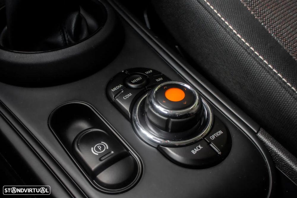 MINI Countryman One D Essential - 24