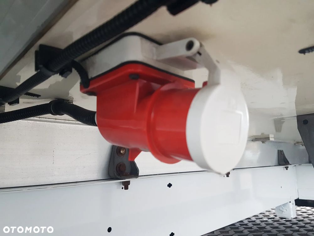 Renault MASTER 8EP CHŁODNIA MROŹNIA 4,22x2,10x2,01 IZOTERMA AGREGAT THERMO KING V-500 MAX GRZANIE ZASILANIE Z SILNIKA + ELEKTRYCZNE KRAJOWY - 6