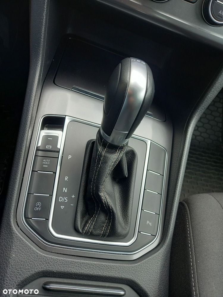 Volkswagen Golf Sportsvan 2.0 TDI SCR DSG Highline - 35