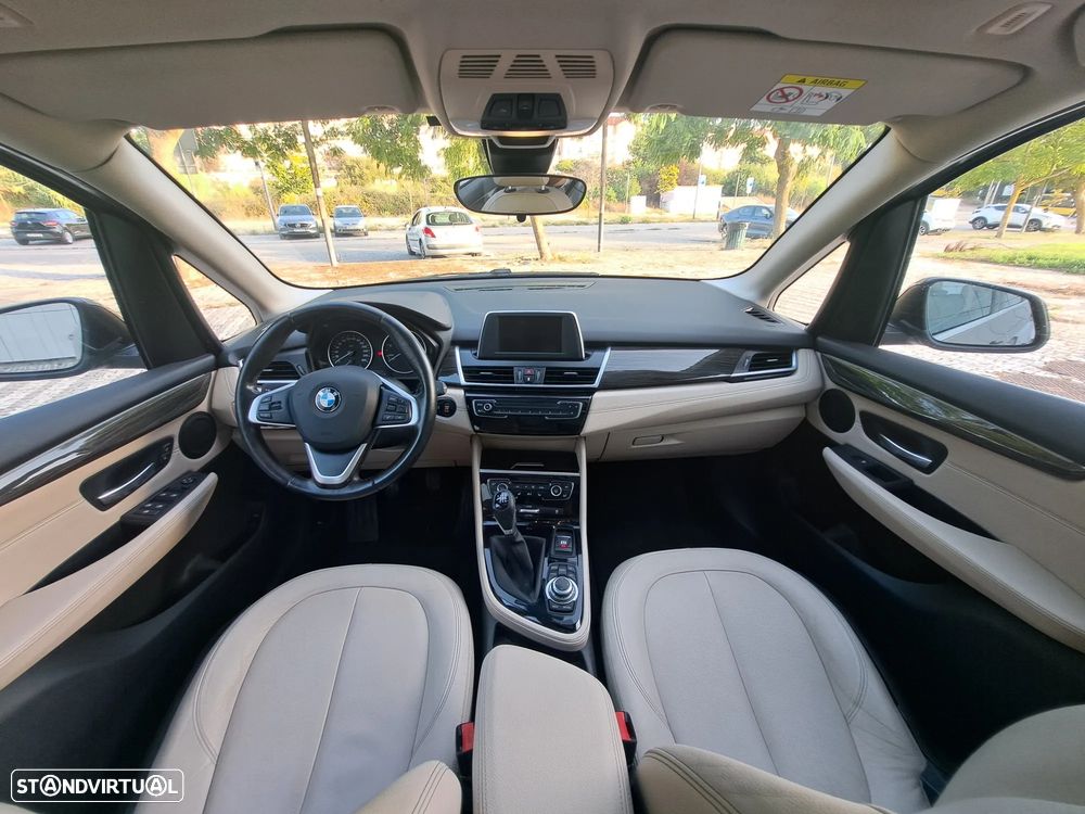 BMW 216 Active Tourer d Luxury Line - 24