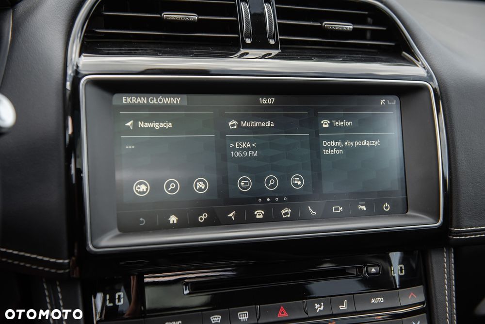 Jaguar F-Pace P250 AWD R-Dynamic S - 22