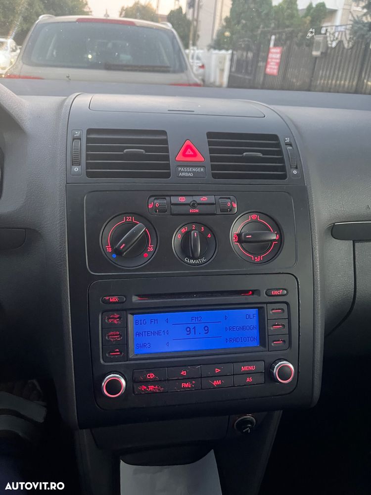Volkswagen Touran - 9