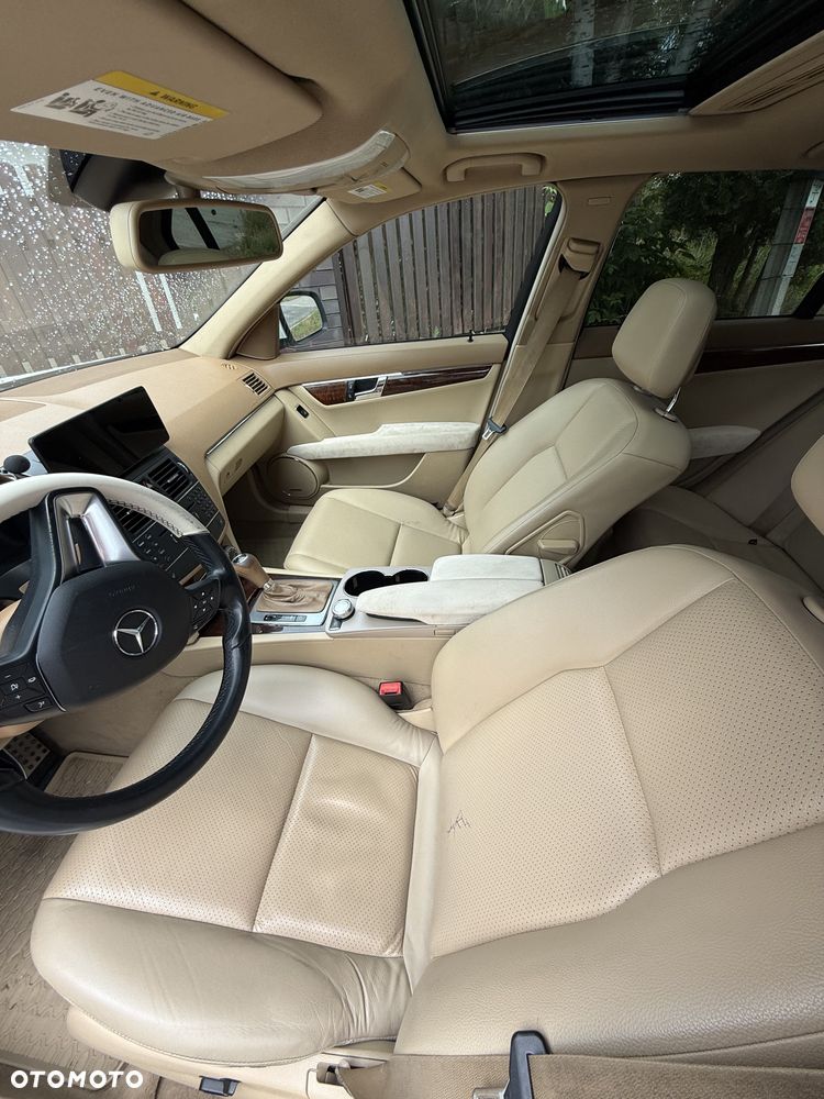 Mercedes-Benz Klasa C 300 Avantgarde 4-Matic - 15
