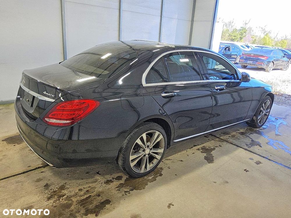 Mercedes-Benz Klasa C 300 9G-TRONIC Exclusive - 3
