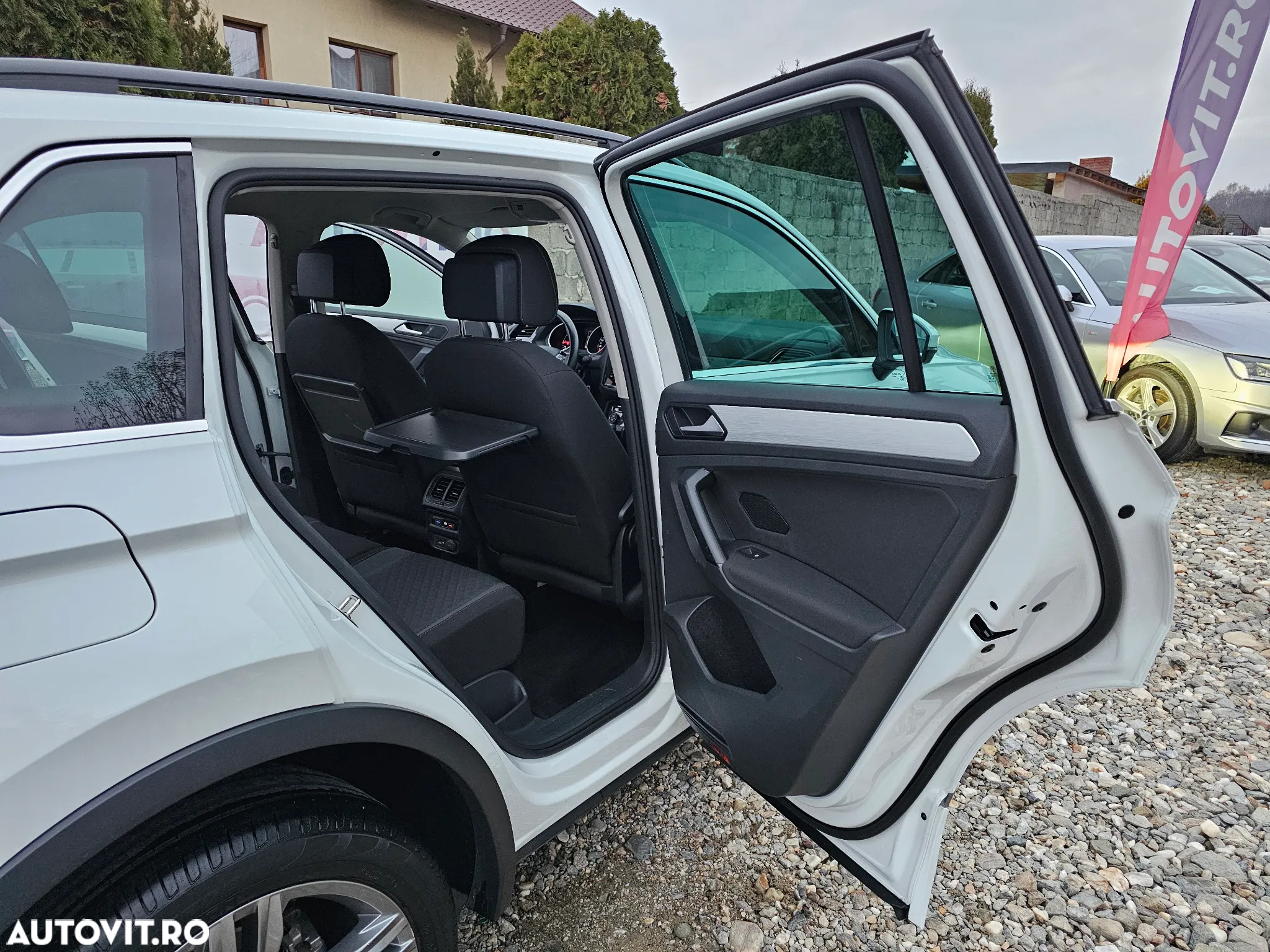 Volkswagen Tiguan 2.0 TDI SCR DSG R-Line - 29
