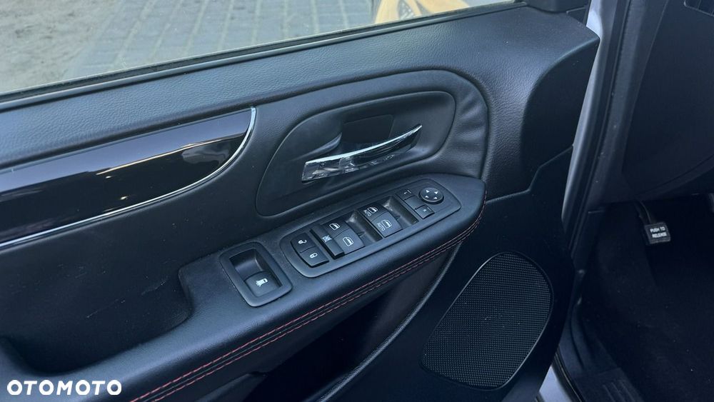 Dodge Grand Caravan - 31
