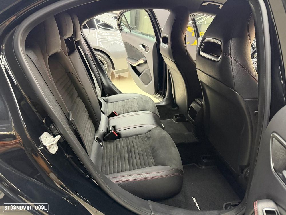 Mercedes-Benz A 180 AMG Line - 14
