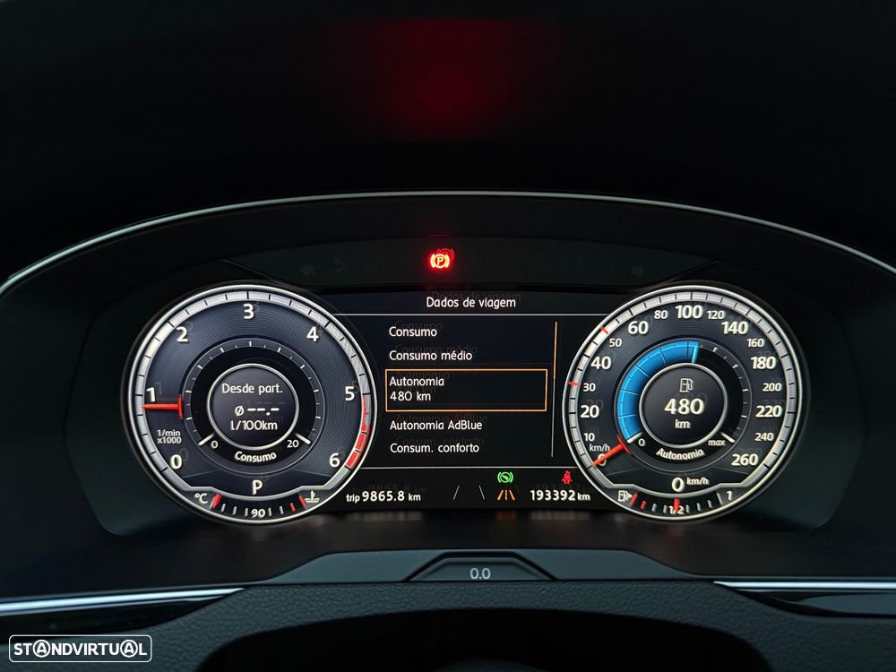 VW Passat Variant 2.0 TDI Highline DSG 4Motion - 23