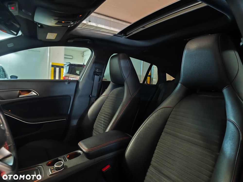 Mercedes-Benz CLA 180 7G-DCT AMG Line - 10