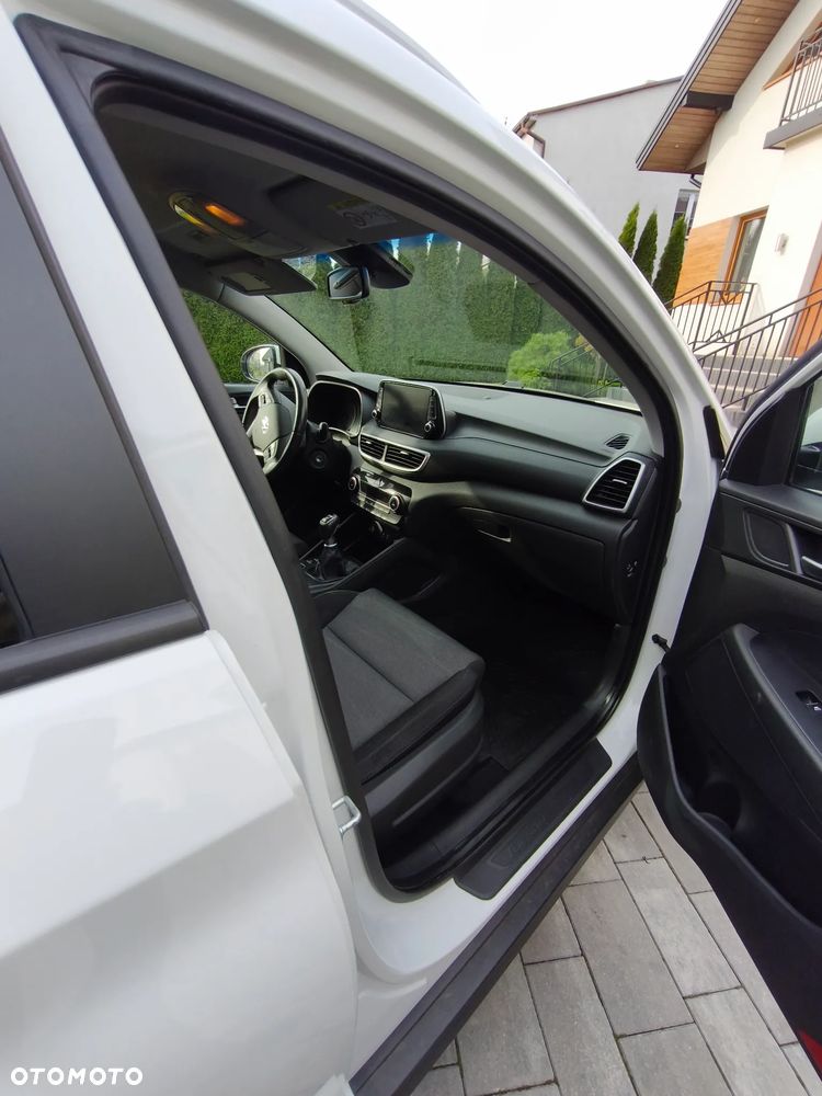 Hyundai Tucson 1.6 GDI BlueDrive Design 2WD - 23