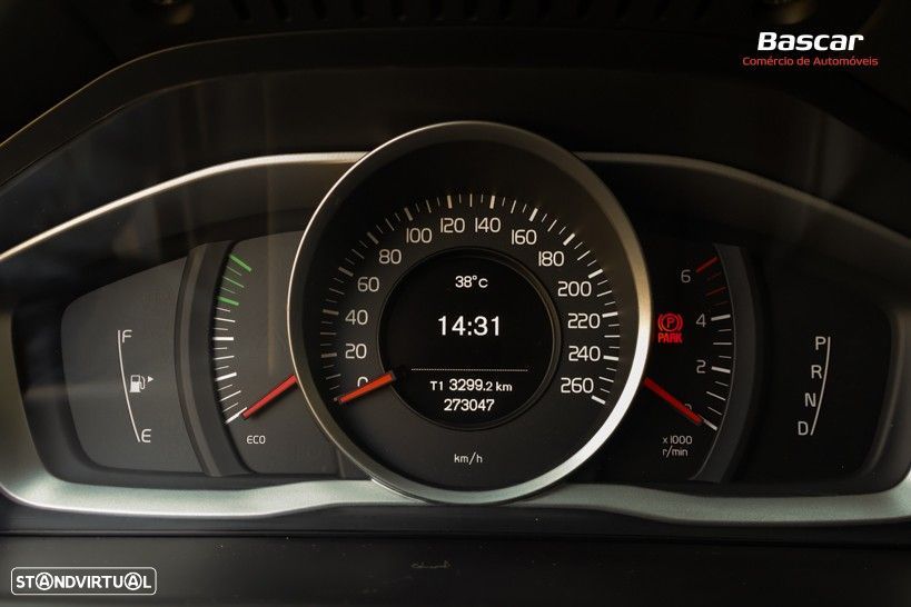 Volvo XC 70 D4 Geartronic Black Line - 38