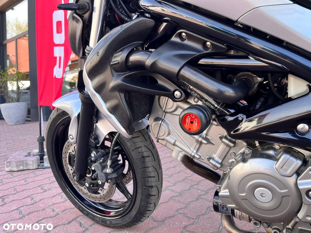 Suzuki Gladius - 10