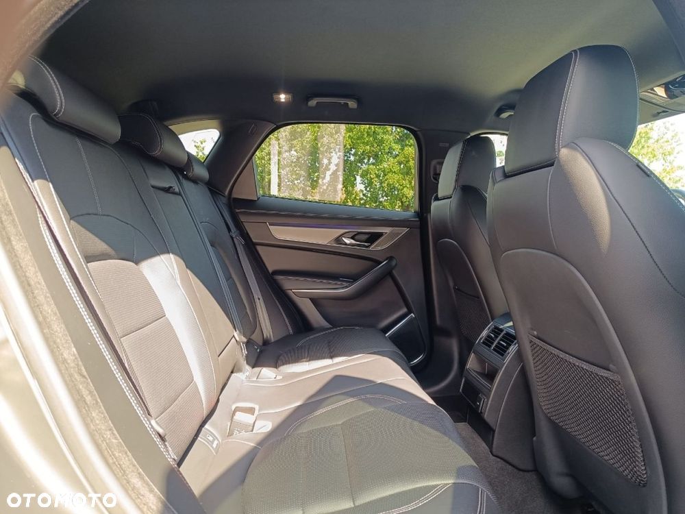 Jaguar F-Pace - 27