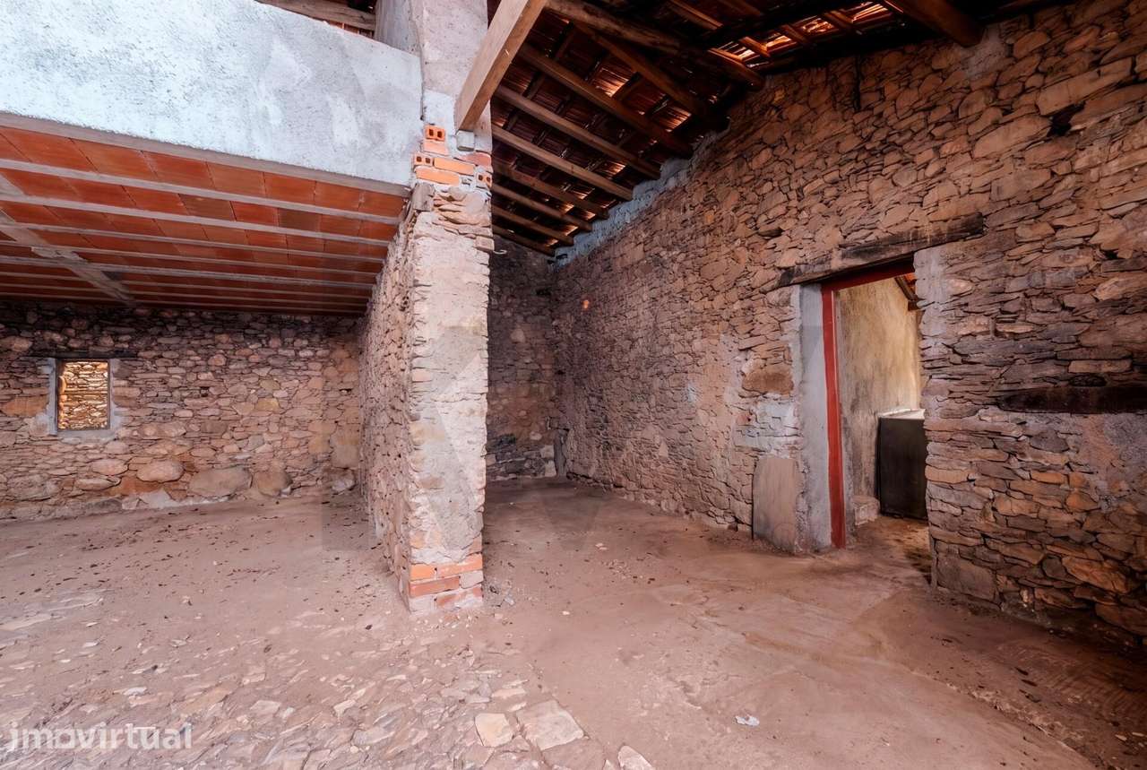 Moradia para reconstruir, em Pedra | Potencial para T2/T3 | Folques – - Grande imagem: 3/18