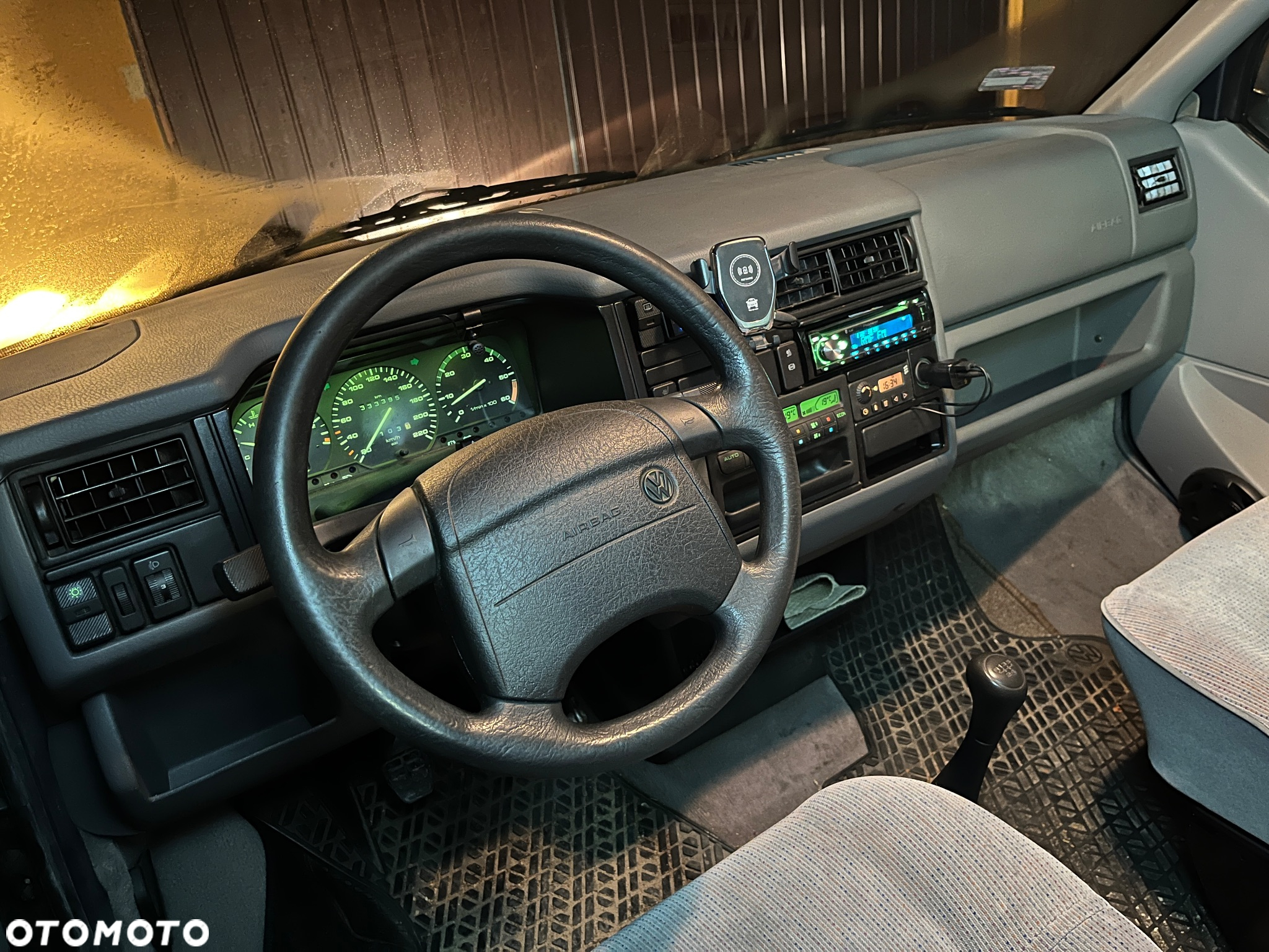 Volkswagen Multivan Standard - 14