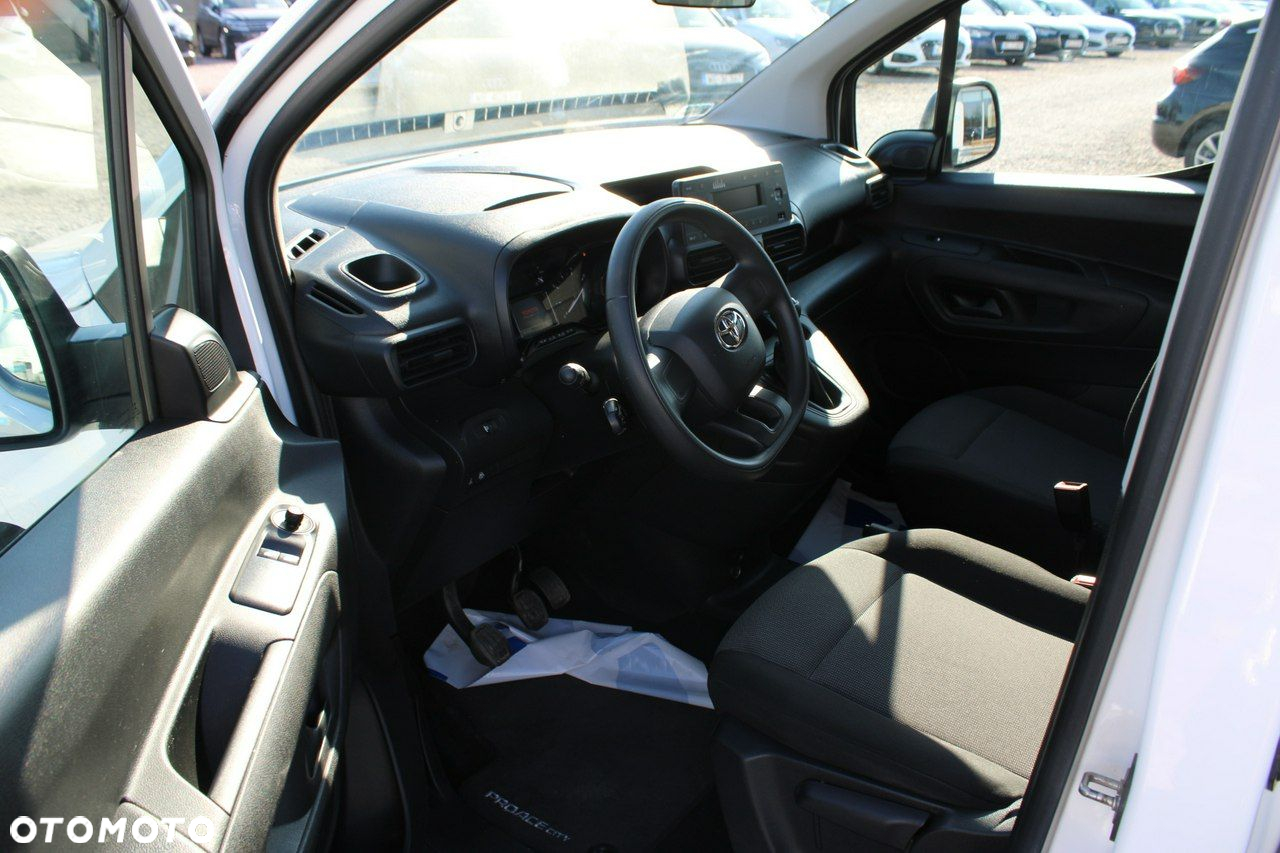 Toyota Proace City - 13
