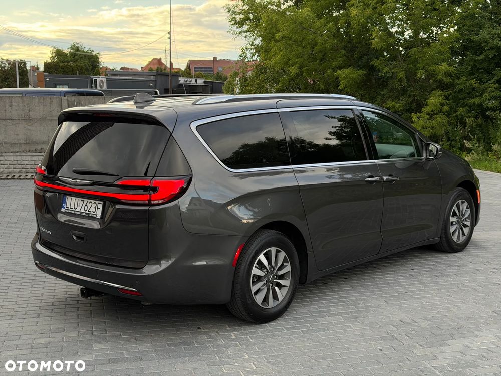Chrysler Pacifica - 8