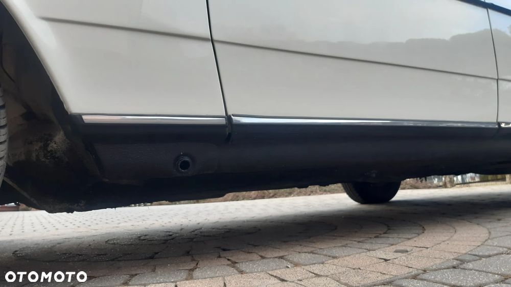 Mercedes-Benz W123 - 22