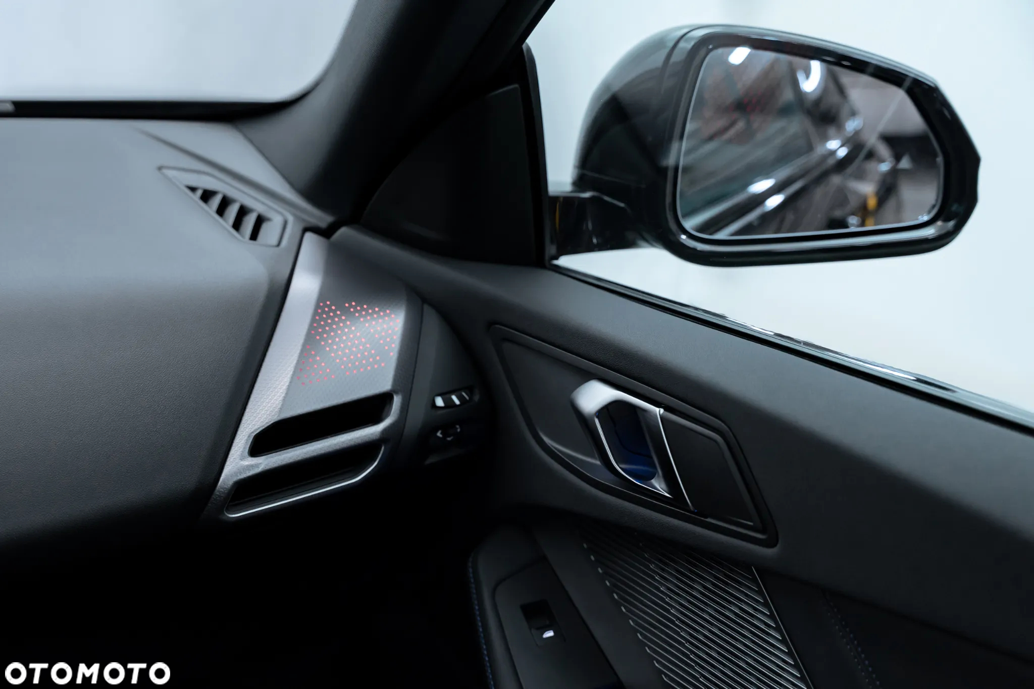 BMW Seria 2 218d M Sport - 37