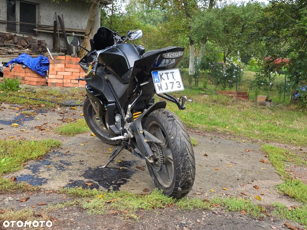 Yamaha YZF - 8