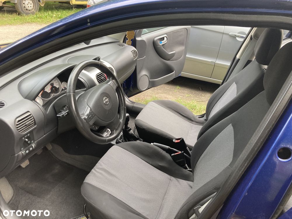 Opel Corsa 1.2 16V Cosmo - 6