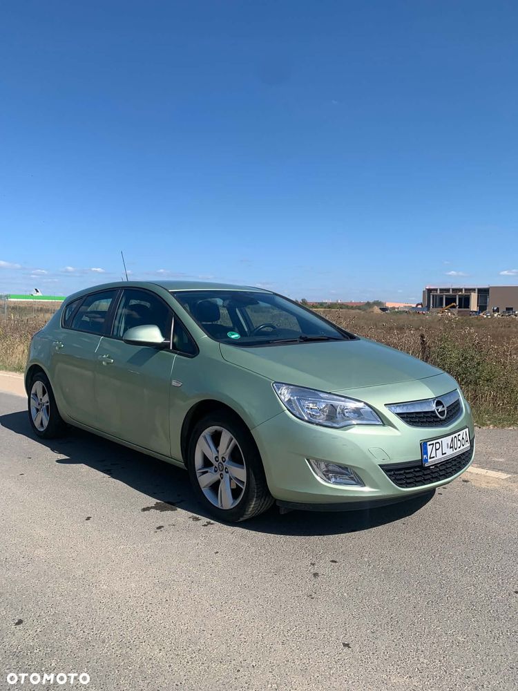 Opel Astra 1.4 T Cosmo EU6 - 1