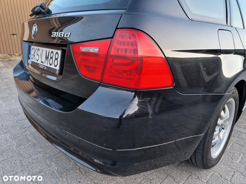 BMW Seria 3 318d DPF Touring - 9