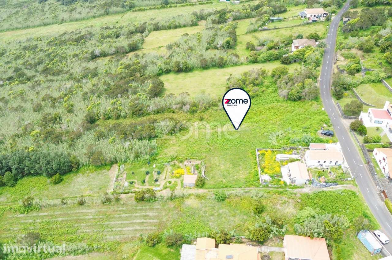 Terreno com 1331m2, no Capelo na Ilha do Faial - Grande imagem: 3/9