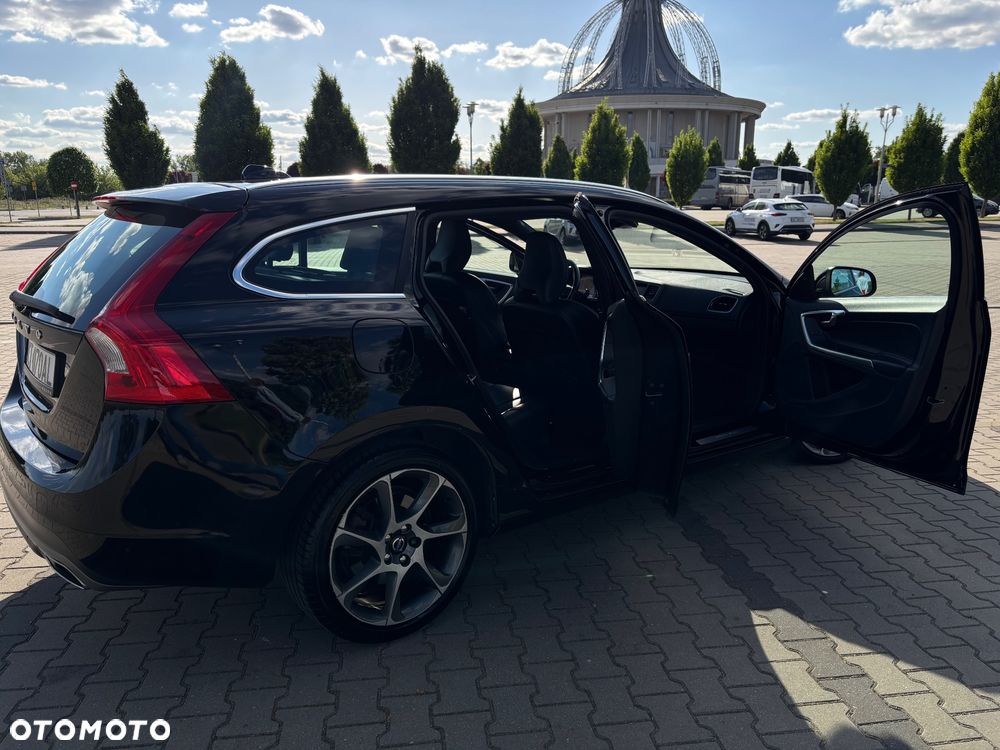 Volvo V60 ver-d3-drive--e-ocean-race - 14