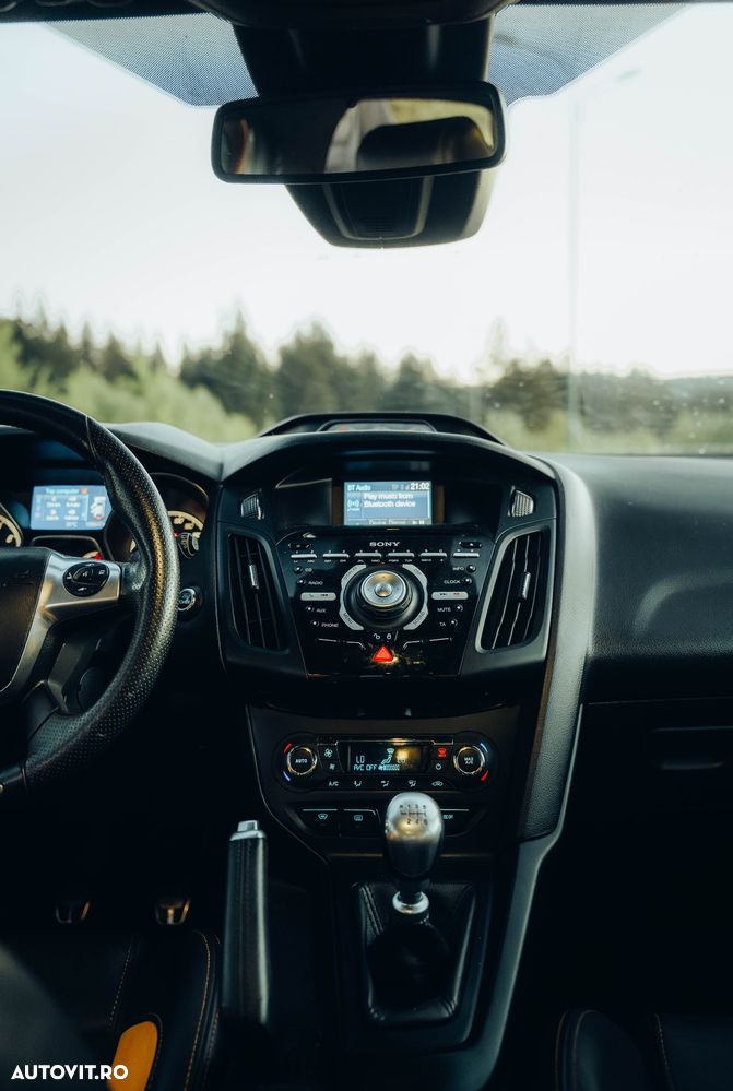 FORD Focus 2013 — imagine 15