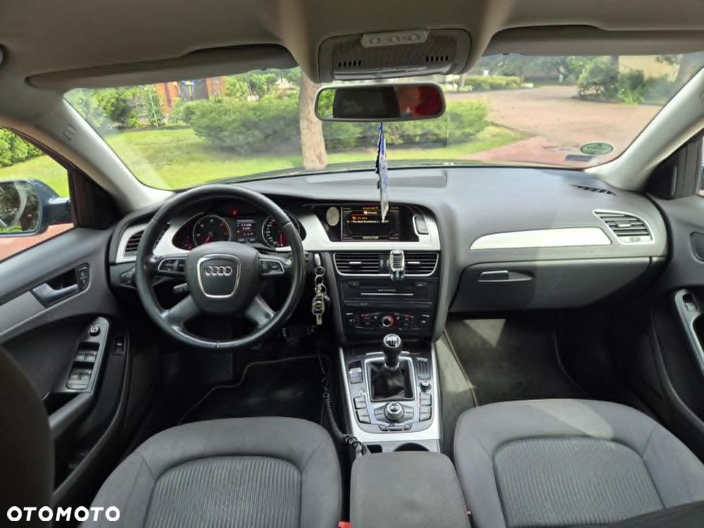 Audi A4 Limousine - 6