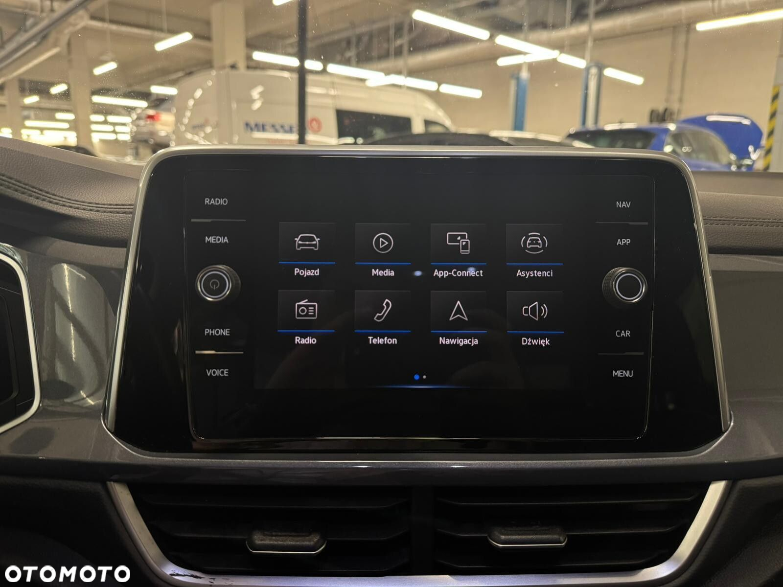 Volkswagen T-Roc - 14