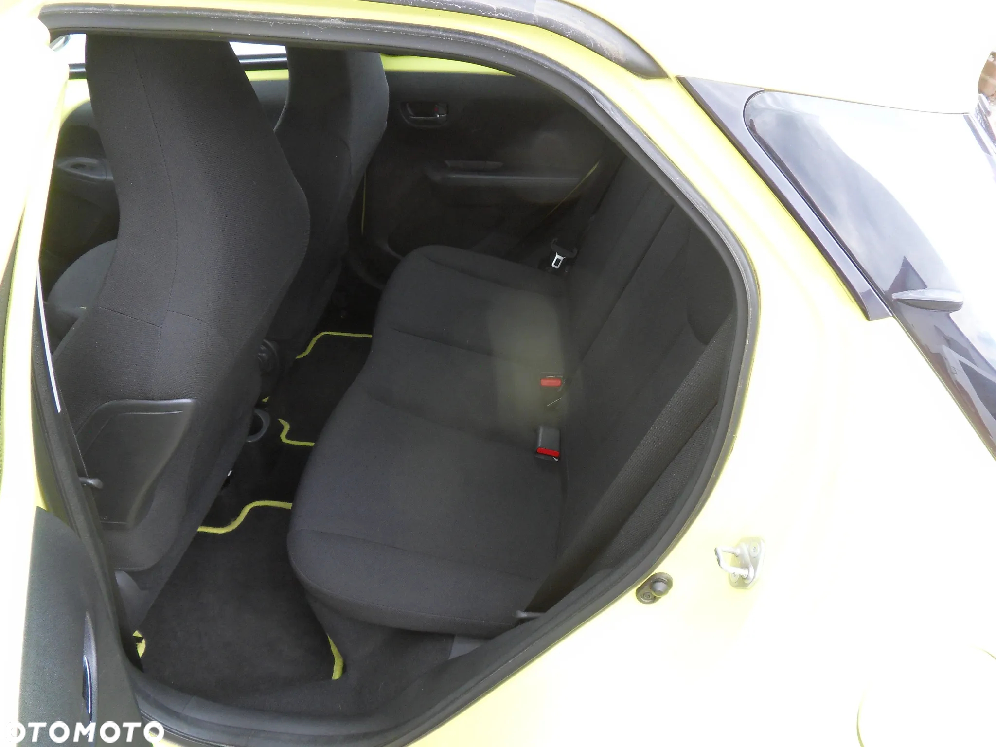 Toyota Aygo x-play touch - 10