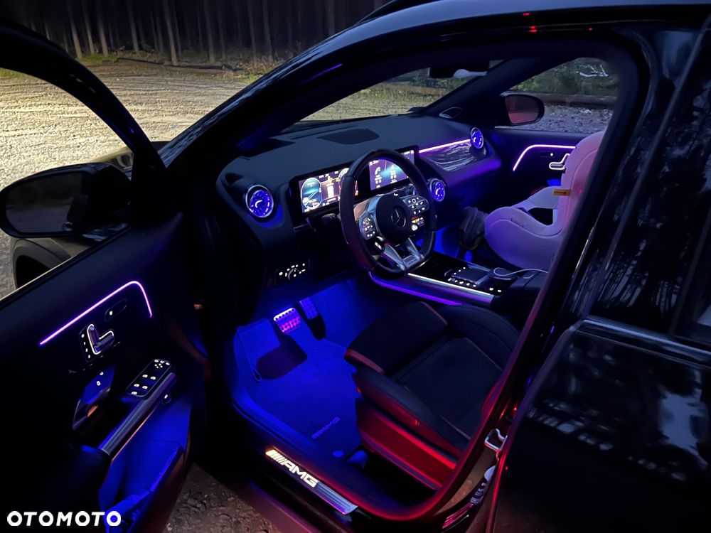 Mercedes-Benz GLA - 11